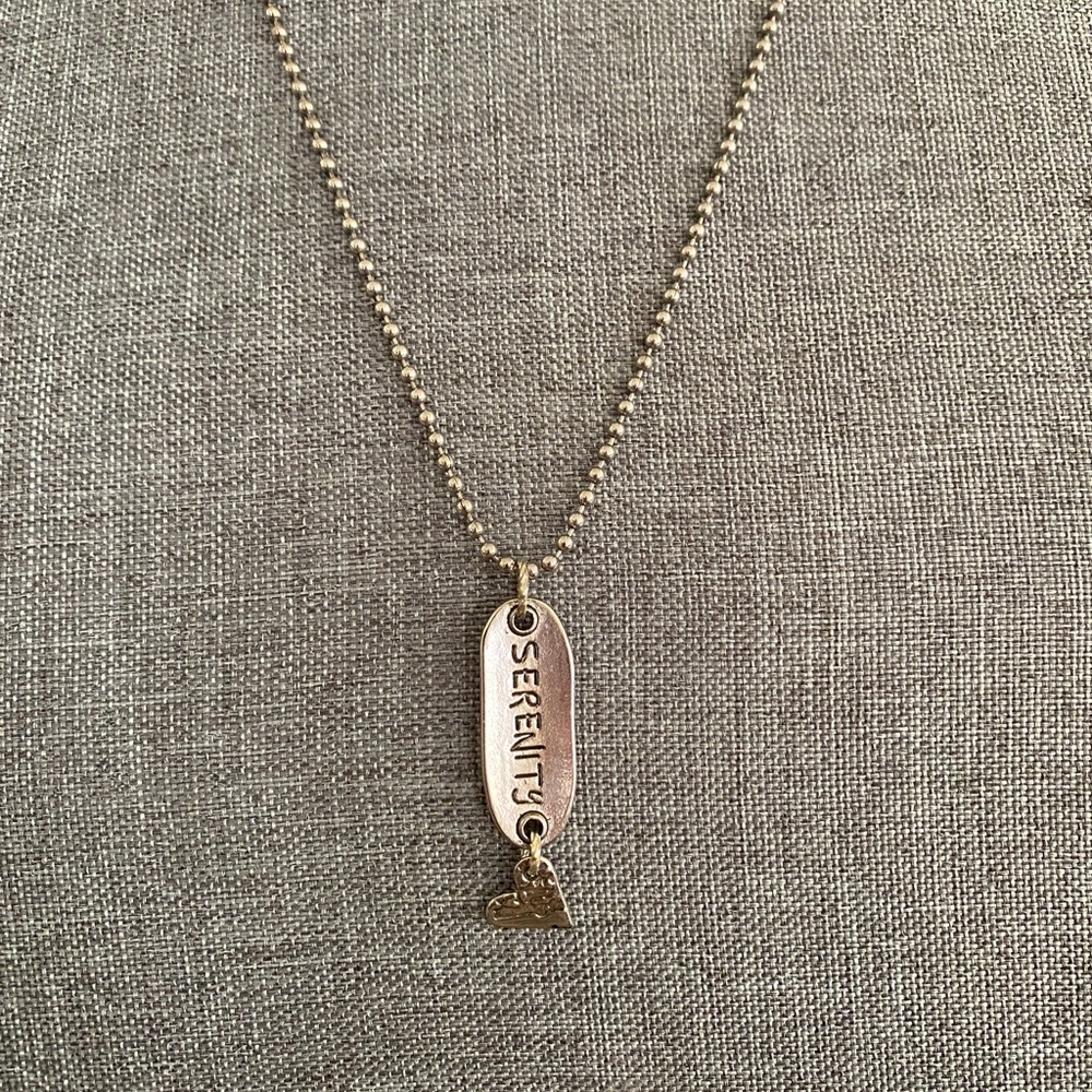 Serenity pendant with heart on beaded chain. - Picture 4 of 6